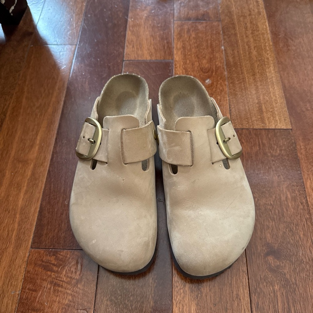 Birkenstock Beige Suede Mule with Gold Buckle - Picture 2 of 3